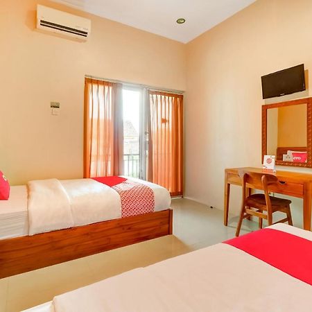 Hotel Super Oyo 3496 Griya Gayatri Syariah à Melati Extérieur photo