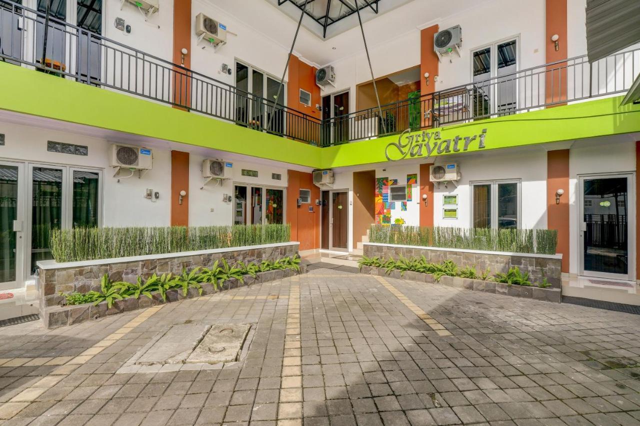 Hotel Super Oyo 3496 Griya Gayatri Syariah à Melati Extérieur photo