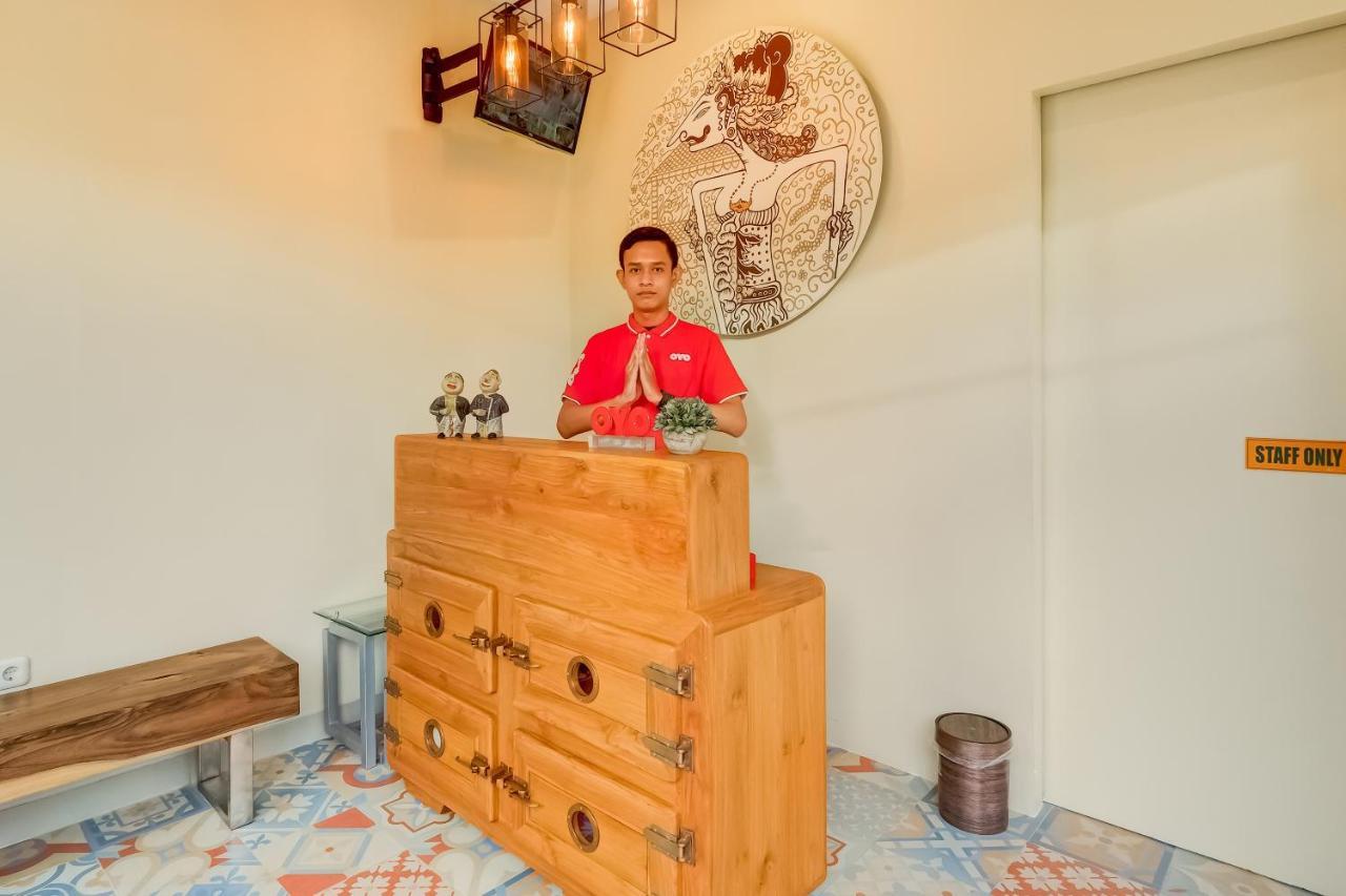 Hotel Super Oyo 3496 Griya Gayatri Syariah à Melati Extérieur photo