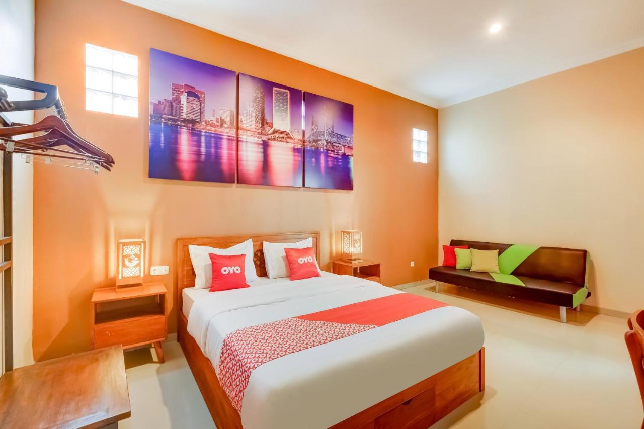 Hotel Super Oyo 3496 Griya Gayatri Syariah à Melati Extérieur photo