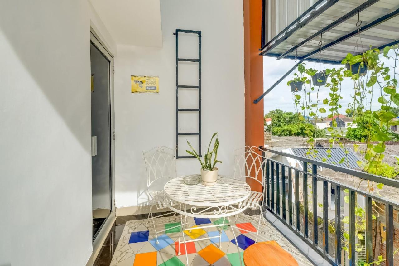 Hotel Super Oyo 3496 Griya Gayatri Syariah à Melati Extérieur photo