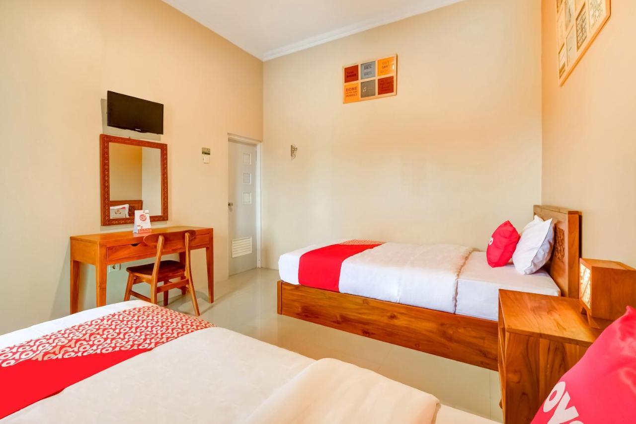 Hotel Super Oyo 3496 Griya Gayatri Syariah à Melati Extérieur photo