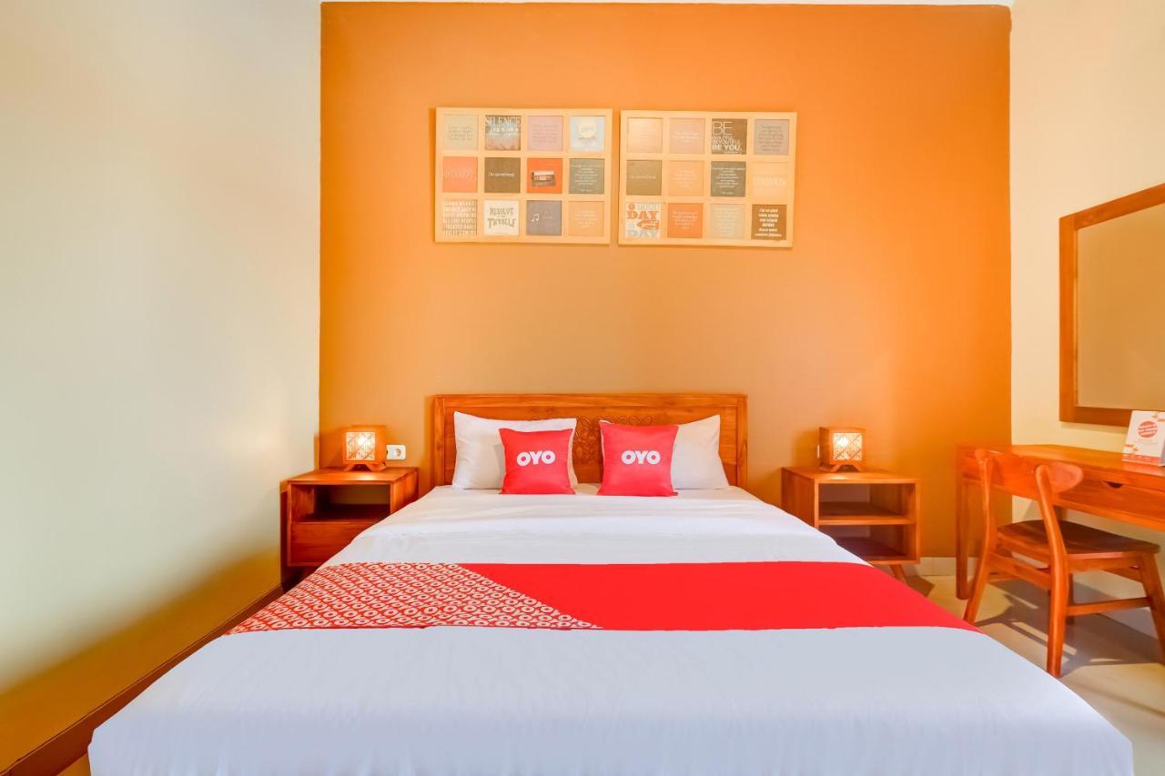 Hotel Super Oyo 3496 Griya Gayatri Syariah à Melati Extérieur photo