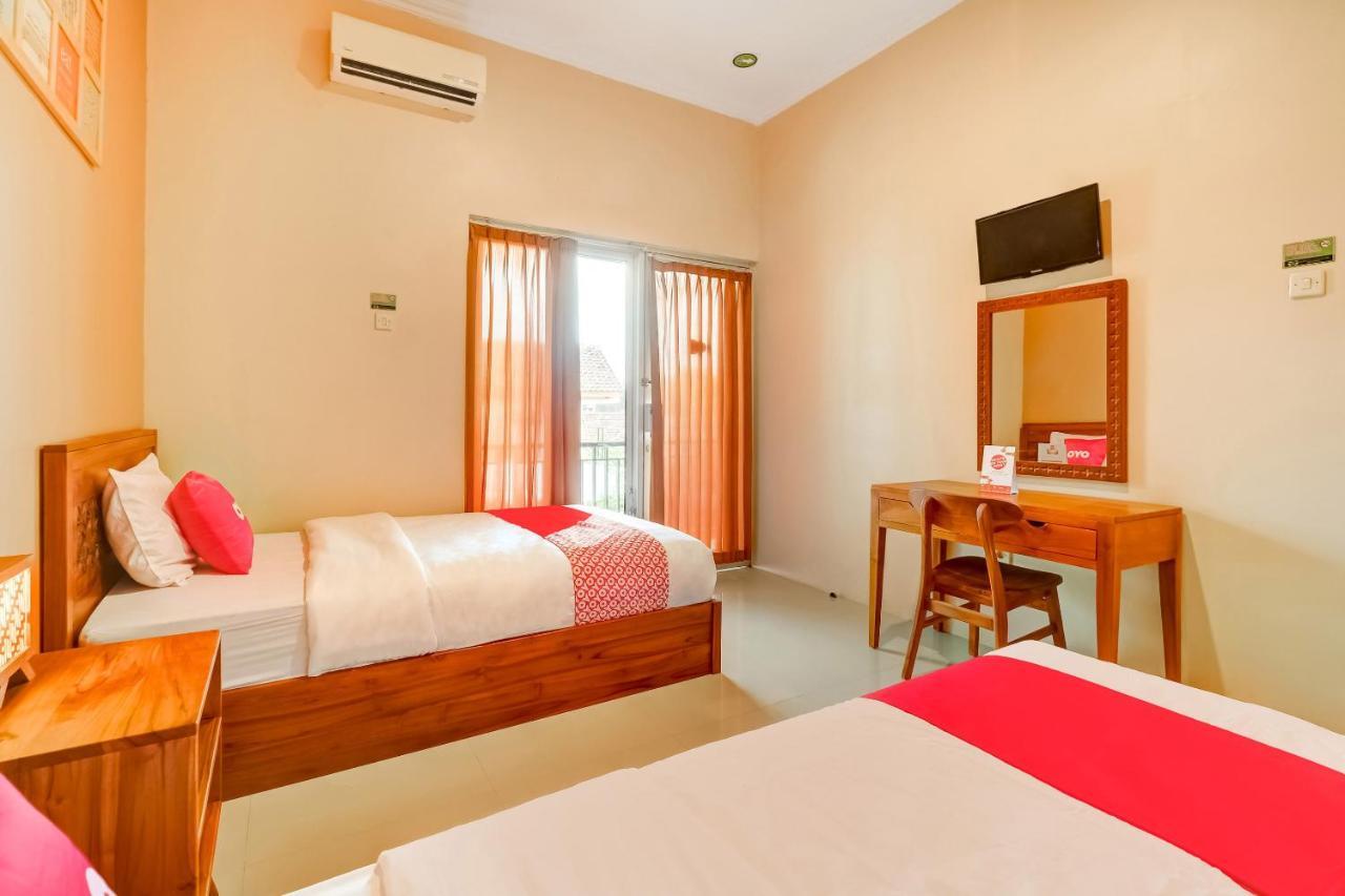 Hotel Super Oyo 3496 Griya Gayatri Syariah à Melati Extérieur photo