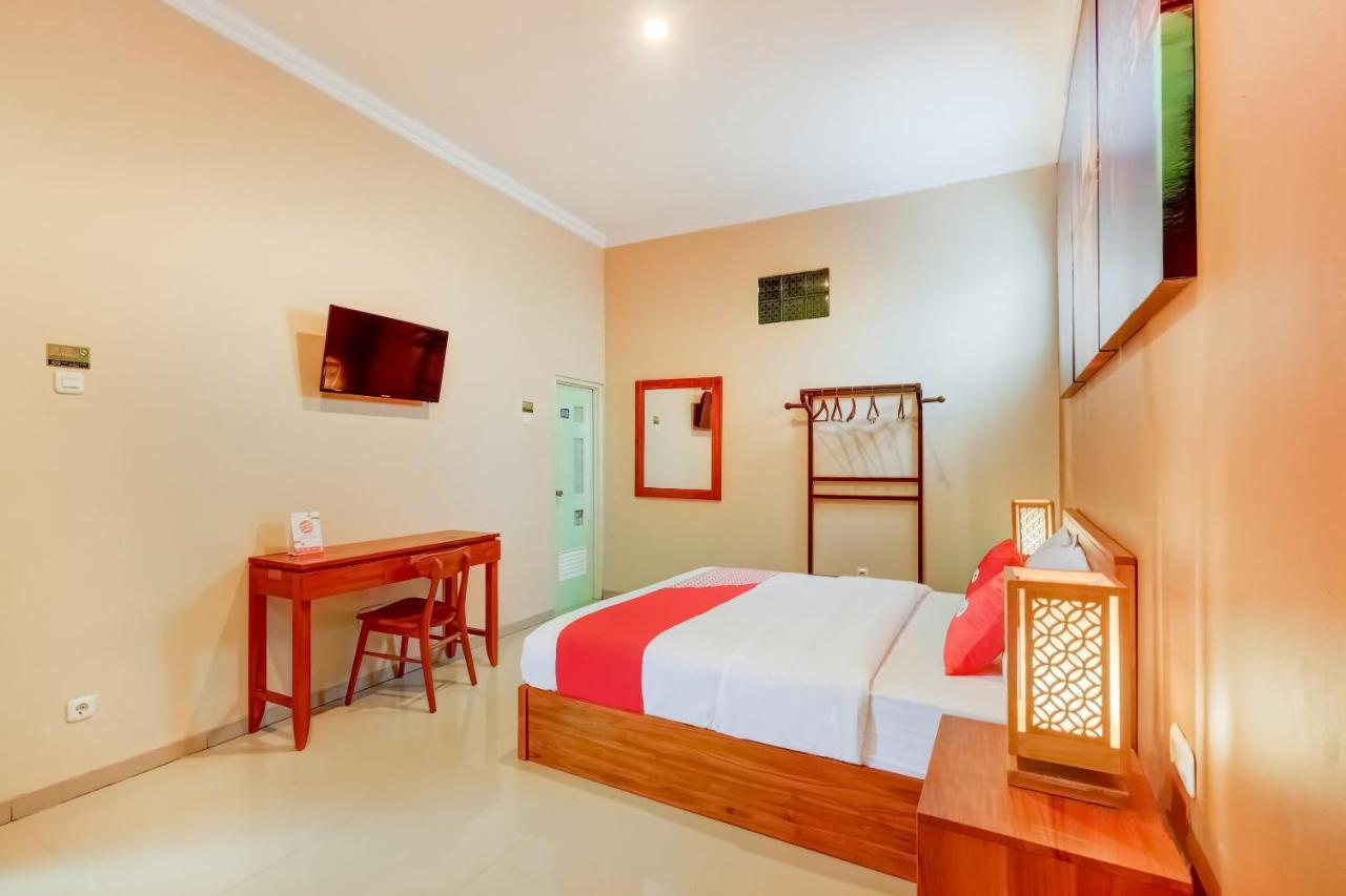 Hotel Super Oyo 3496 Griya Gayatri Syariah à Melati Extérieur photo